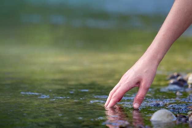 O que significa sonhar com água em um lago?